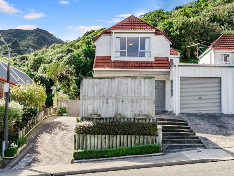 11A Gaya Grove, Ngaio, Wellington - Carousel 1