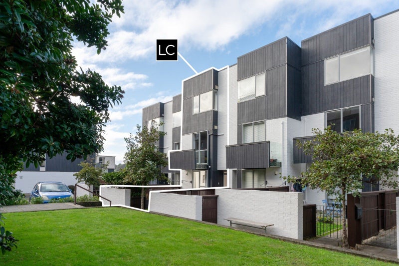 36/120 Rintoul Street, Newtown, Wellington - Carousel 1