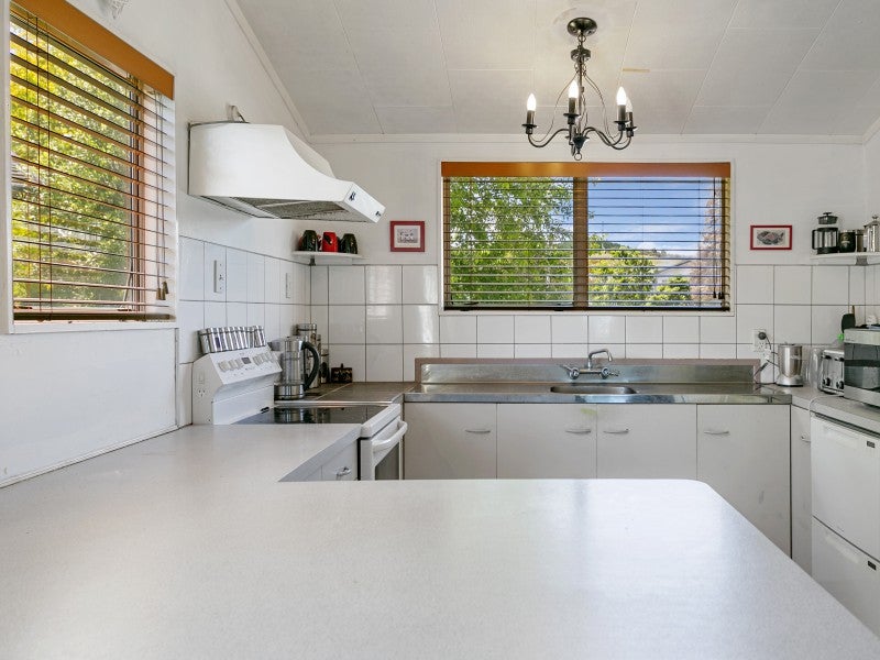 21 Epping Place, Richmond Heights, Taupo - Carousel 2