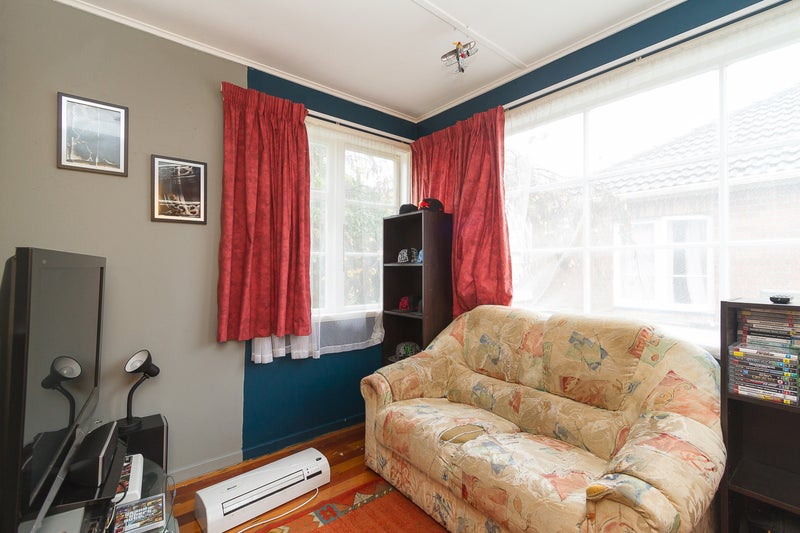 70 Molesworth Street, Taita, Lower Hutt - Carousel 2