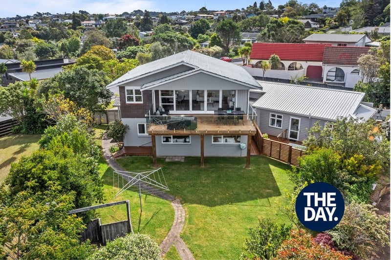 30A Geoffrey Road, Torbay, Auckland - Carousel 1