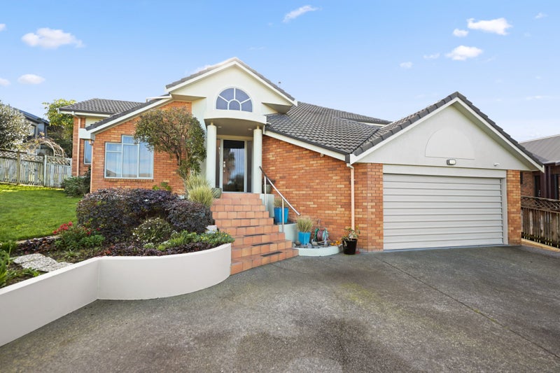 18 Munro Place, Flagstaff, Hamilton - Carousel 1