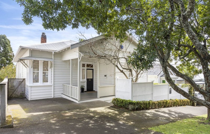 15 Pentland Avenue, Mount Eden, Auckland - Carousel 1