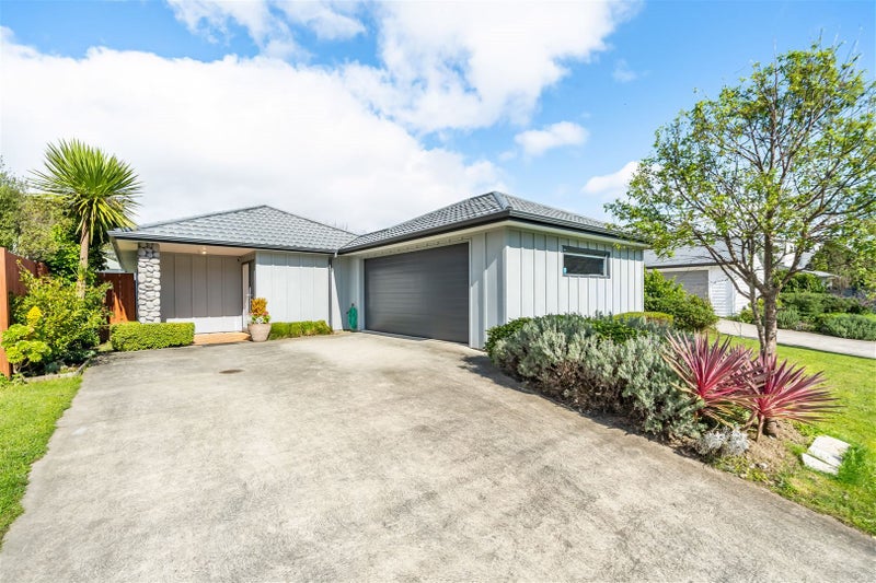 85 Farmer Crescent, Taita, Lower Hutt - Carousel 1