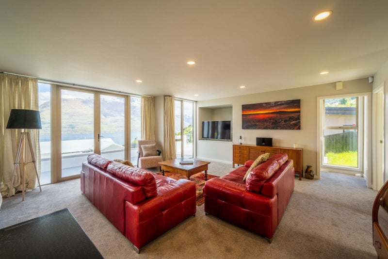 72 Wynyard Crescent, Fernhill, Queenstown - Carousel 2