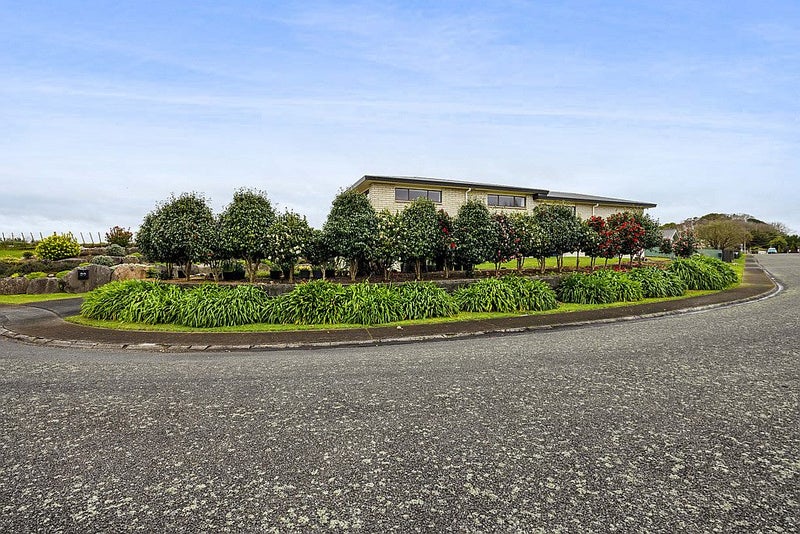 20 Chartwell Drive, Eltham, Eltham - Carousel 29