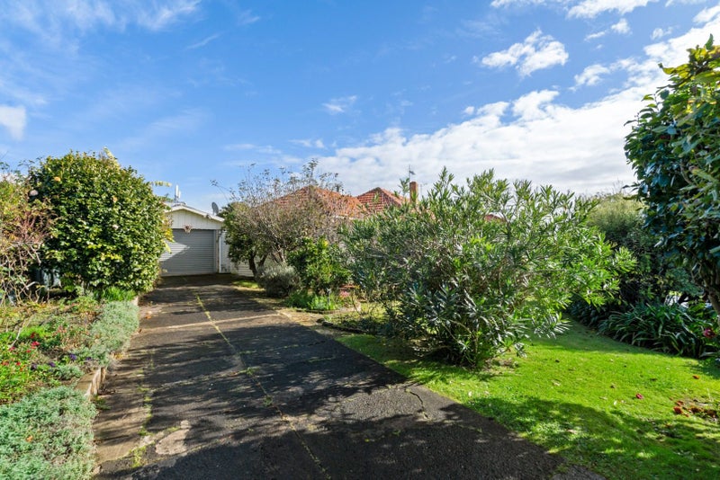 8 Kurahaupo Street, Orakei, Auckland - Carousel 19