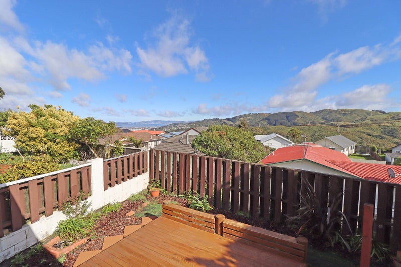 1/14 Mossburn Grove, Kelson, Lower Hutt - Carousel 1