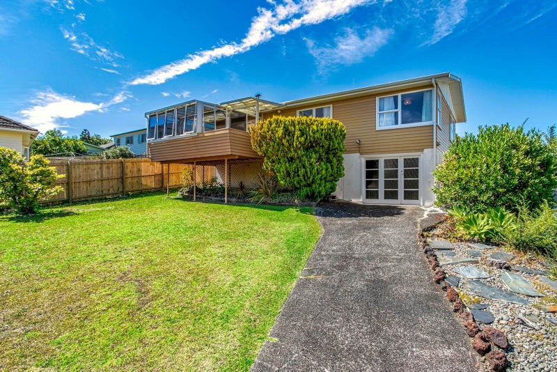 6 September Place, Forrest Hill, Auckland - Carousel 1