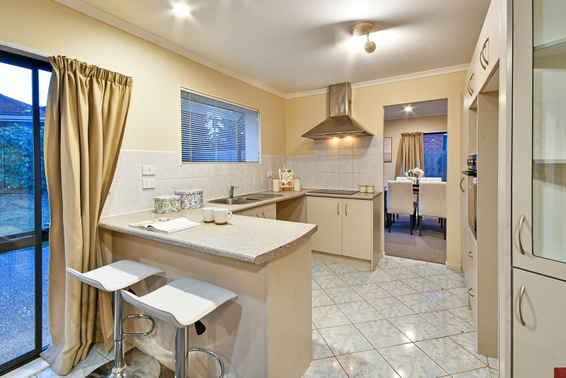 28 Nicholas Gibbons Drive, Clendon Park, Auckland - Carousel 2