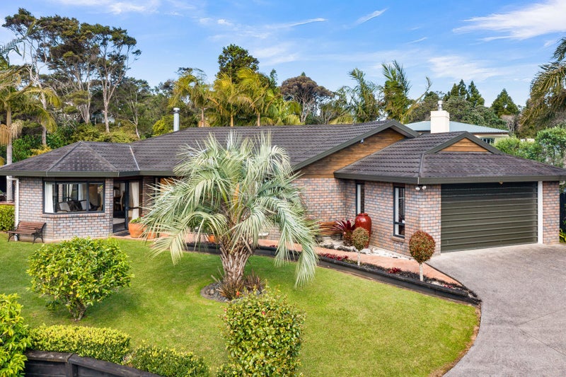 184 Cliff View Drive, Green Bay, Auckland - Carousel 2