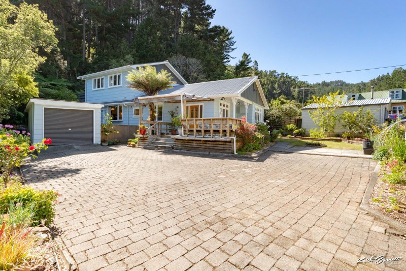 33 Elmslie Road, Pinehaven, Upper Hutt - Carousel 2