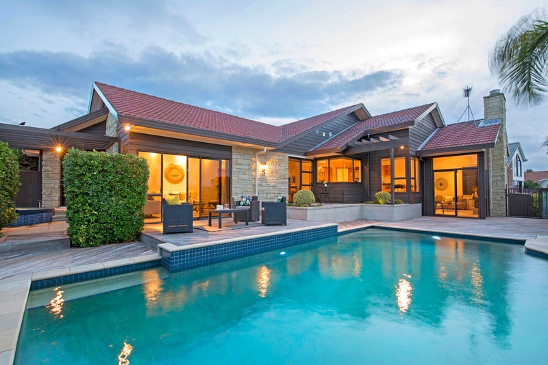 62 Oliver Road, Eastern Beach, Auckland - Carousel 1