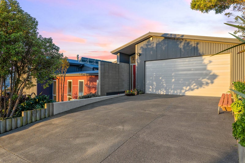 18 Stoddart Terrace, Lyttelton - Carousel 1
