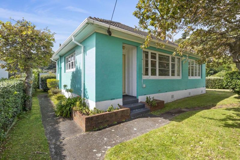 2 Leveson Street, Strathmore Park, Wellington - Carousel 1
