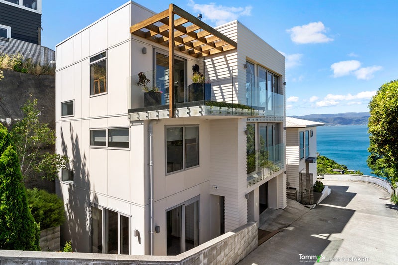 122 Nicholson Road, Khandallah, Wellington - Carousel 2