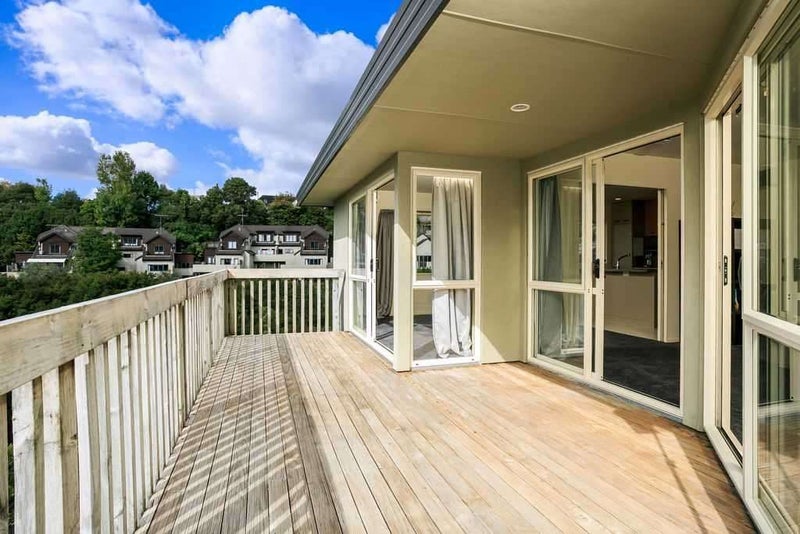 21 Gretna Green, Browns Bay, Auckland - Carousel 2