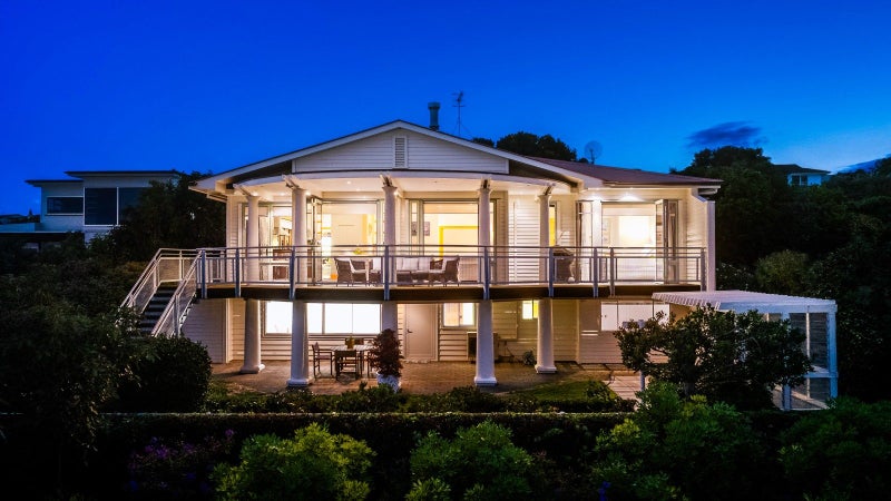 8 George Street, Hospital Hill, Napier - Carousel 1