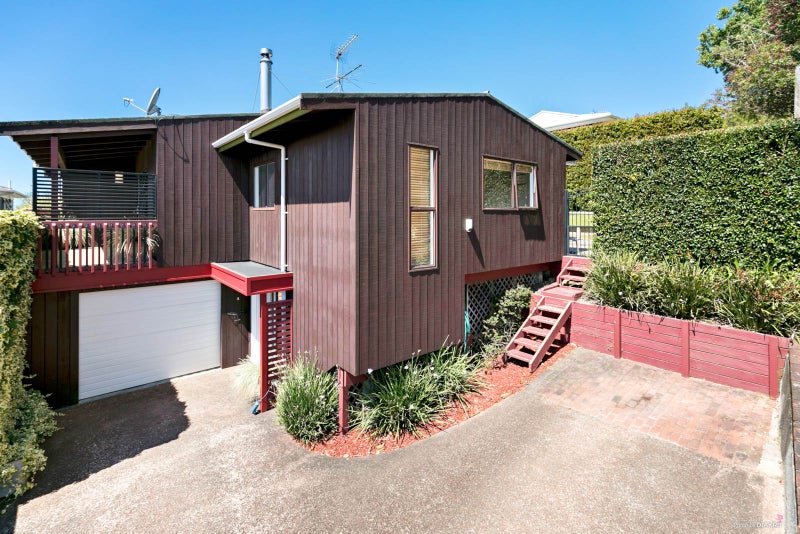 2/39 Shanaway Rise, Hillcrest, Auckland - Carousel 1