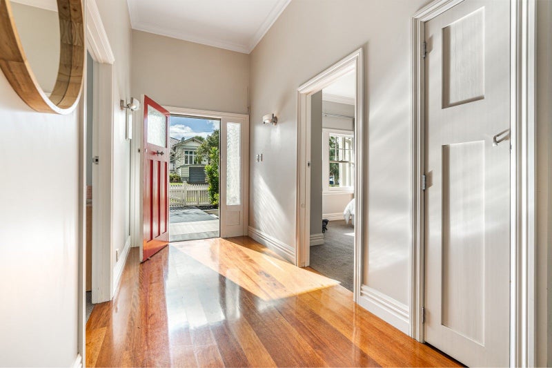 15 Mount Pleasant Road, Mount Eden, Auckland - Carousel 2