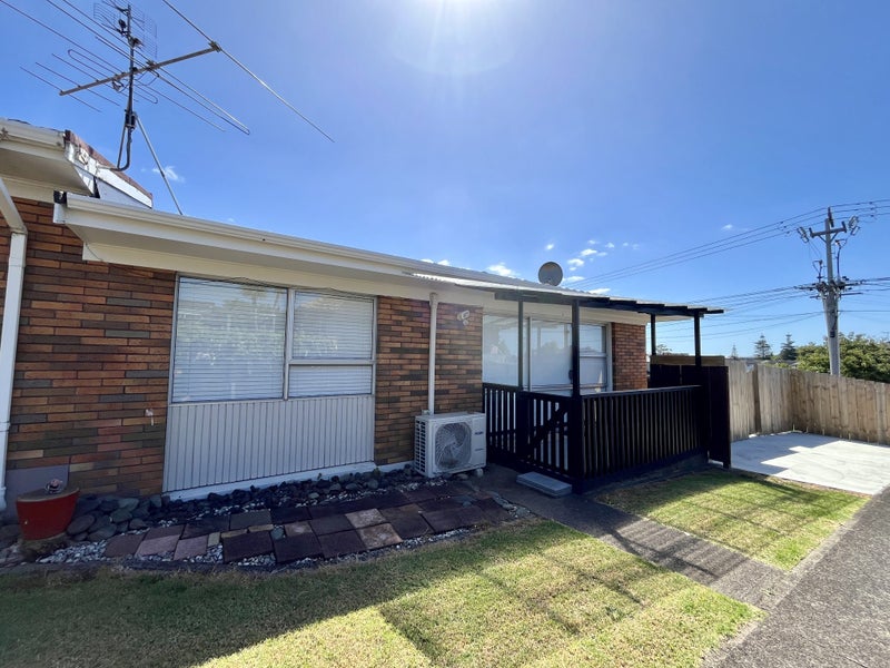 1/101 Mcleod Road, Te Atatu South, Auckland - Carousel 2