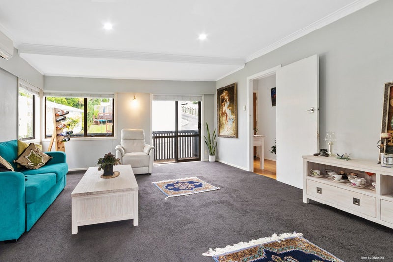 1/658 Beach Road, Browns Bay, Auckland - Carousel 2