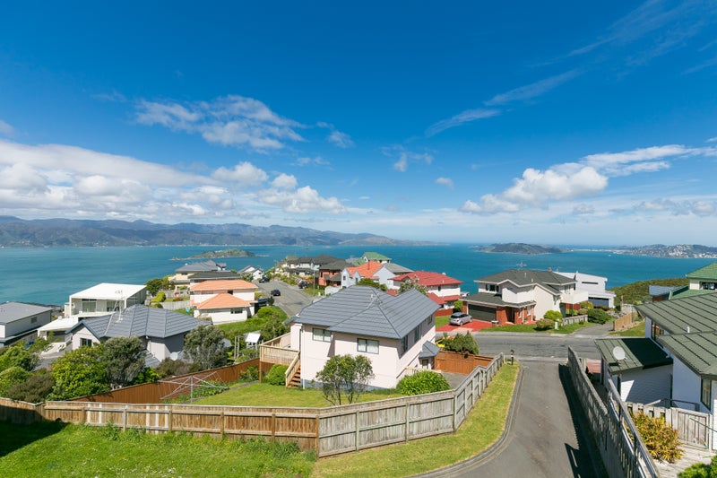 5 Tamworth Crescent, Newlands, Wellington - Carousel 21