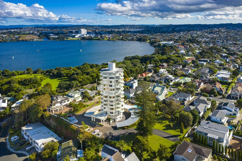 4/90 Kitchener Road, Milford, Auckland - Carousel 28