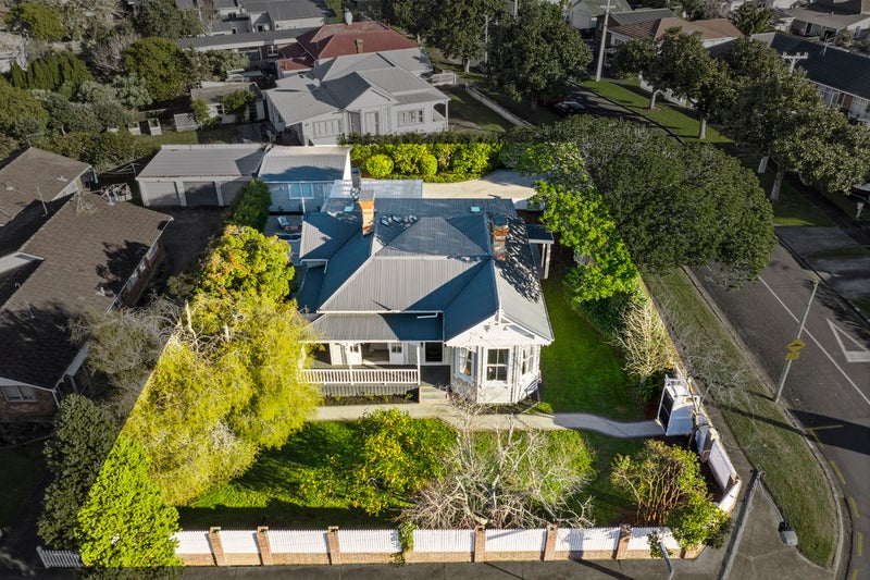 61 Cardwell Street, Onehunga, Auckland - Carousel 1