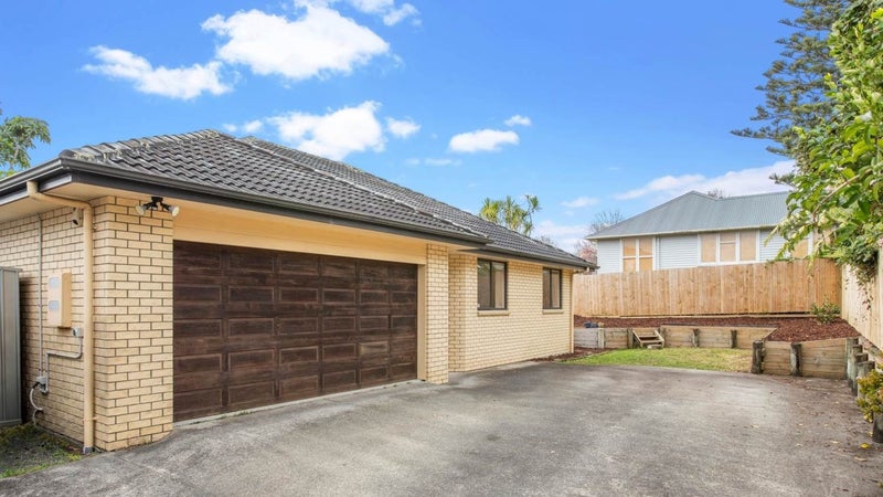 13A Blacklock Avenue, Henderson, Auckland - Carousel 1