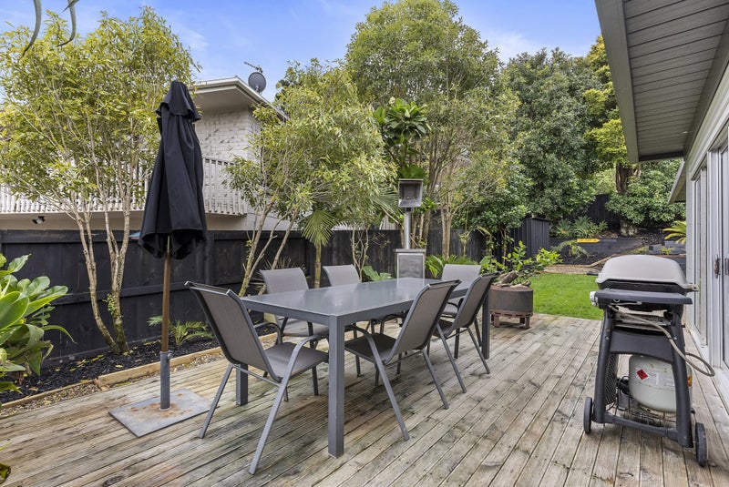 16 Pluto Place, Beach Haven, Auckland - Carousel 21