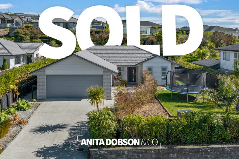 5 Tirohanga Crescent, Stanmore Bay, Whangaparaoa - Carousel 1