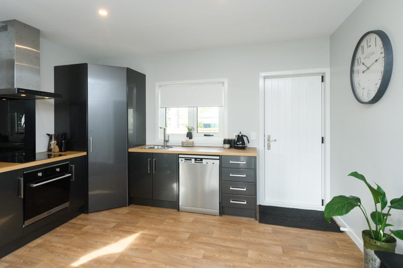 8A Cuba Street, Takaro, Palmerston North - Carousel 1