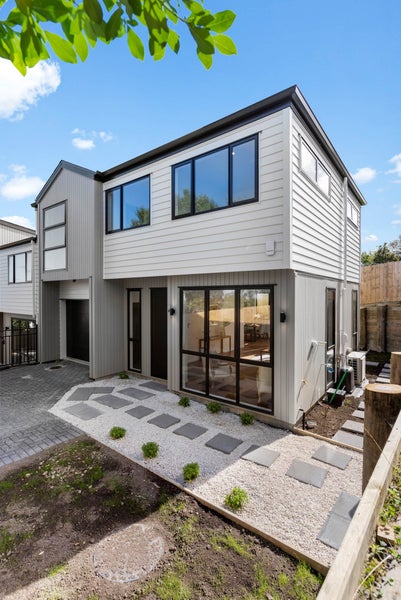 56D La Rosa Street, Green Bay, Auckland - Carousel 2