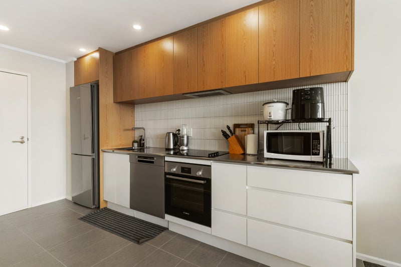 1S/16 Burton Street, Grafton, Auckland - Carousel 2