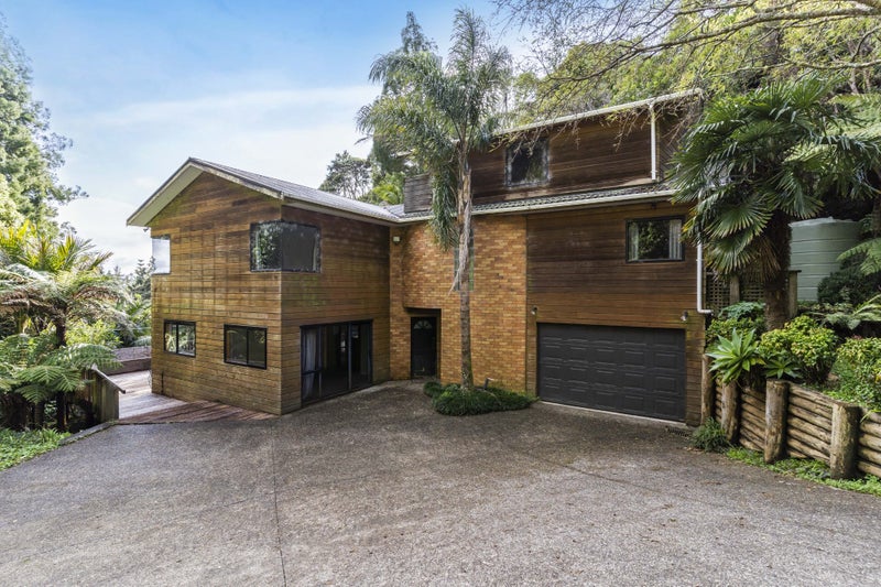 31 Cascade Avenue, Waiatarua, Auckland - Carousel 1