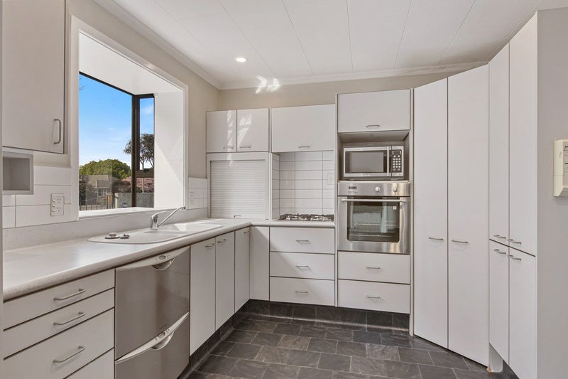 8 Masham Road, Broomfield, Christchurch - Carousel 2