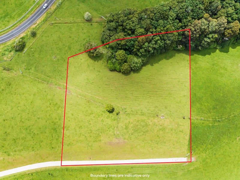 5 Bush Road, Waiatarua, Auckland - Carousel 2