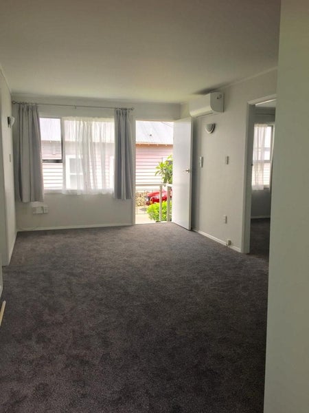 8/29 Fairview Road, Mount Eden, Auckland - Carousel 2