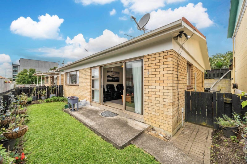 3/12 Wood Street, Papakura, Auckland - Carousel 1