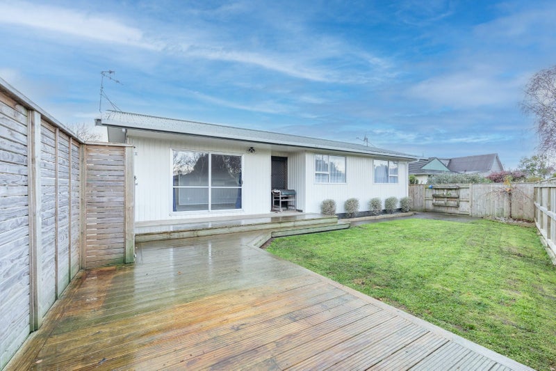 20 Humphries Place, Awapuni, Palmerston North - Carousel 1
