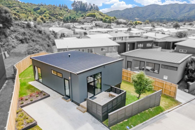 12 Hastings Grove, Wainuiomata, Lower Hutt - Carousel 2