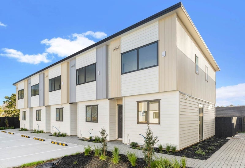 3/101 Botany Road, Botany Downs, Auckland - Carousel 1