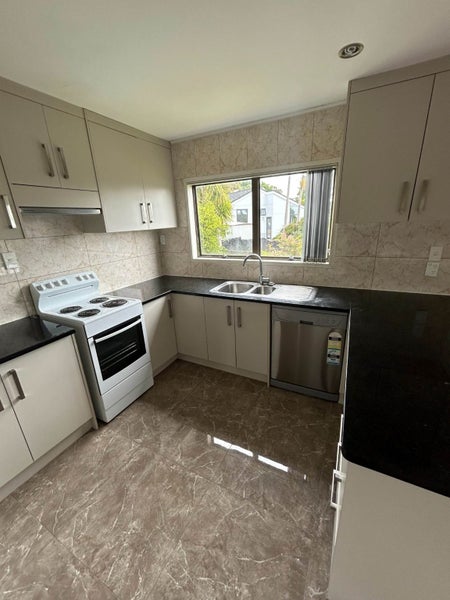 33 Charntay Avenue, Clover Park, Auckland - Carousel 2