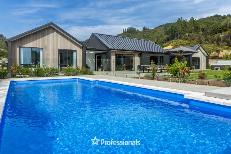 478 Katherine Mansfield Drive, Blue Mountains, Upper Hutt - Carousel 1