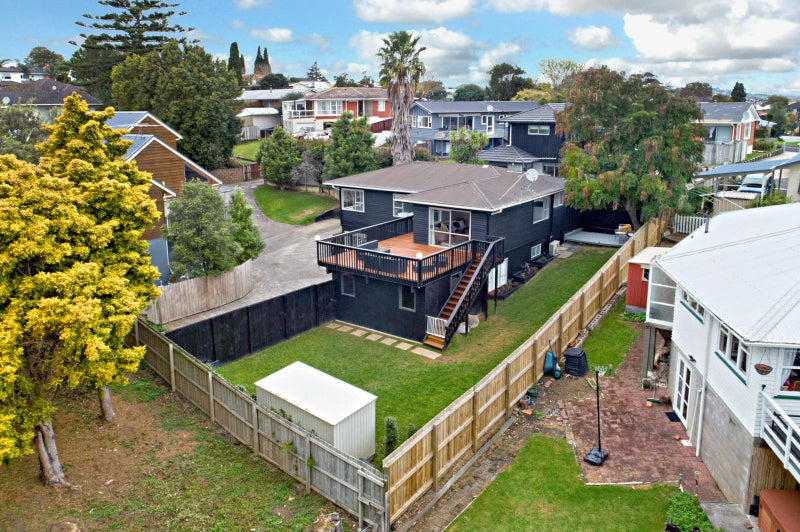 1/0 Rodney Street, Howick, Auckland - Carousel 2