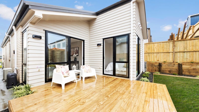 27 Puwha Street, Massey, Auckland - Carousel 1