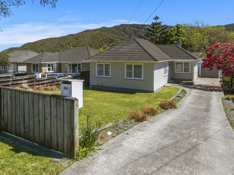 86 Coast Road, Wainuiomata, Lower Hutt - Carousel 17