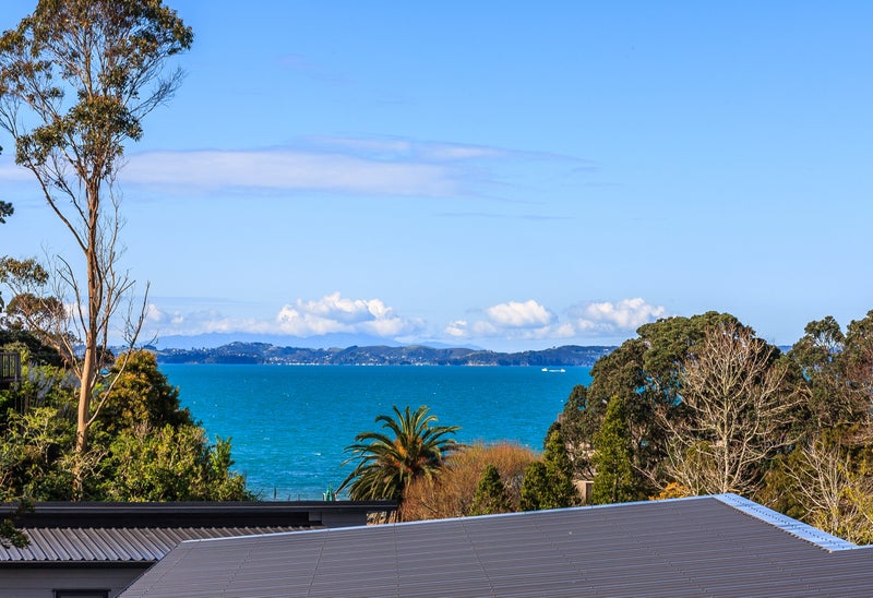 216 Mellons Bay Road, Mellons Bay, Auckland - Carousel 1