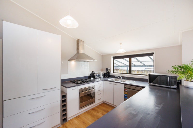 31 Clarke Avenue, Highbury, Palmerston North - Carousel 2